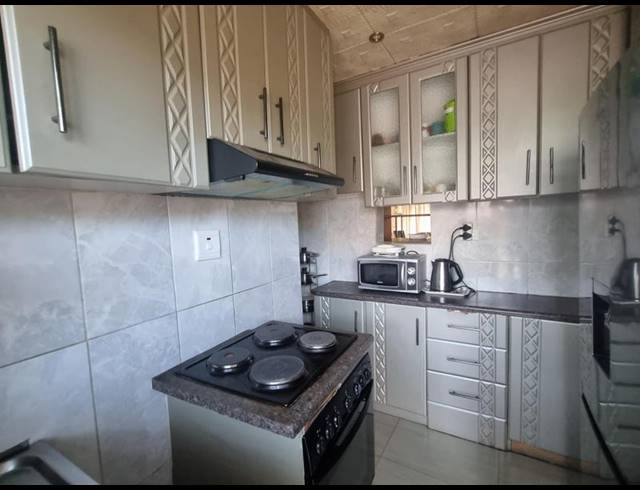 3 BEDROOM HOUSE FOR SALE IN UMLAZI Y